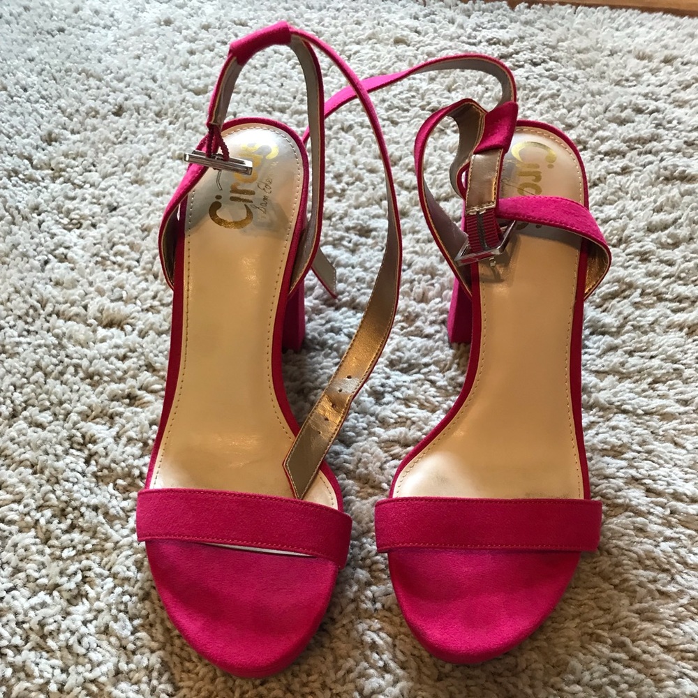 Raspberry color heels. Size 9.